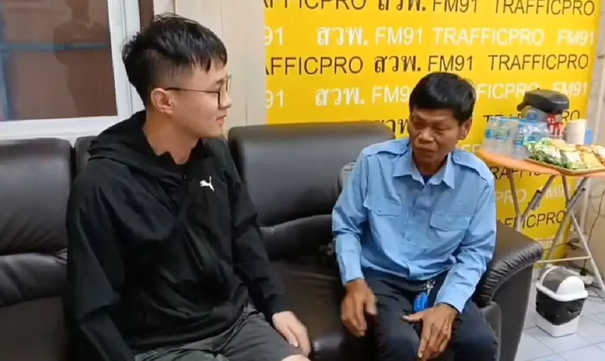 นักศึกษาชาวจีนขอบคุณประเทศไทย แท็กซี่พลเมืองดีเก็บเงินแสนคืน