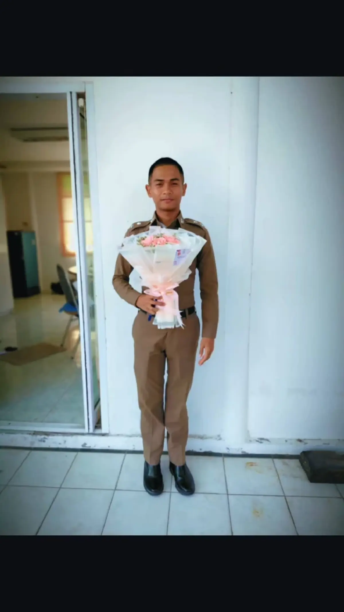 จากเด็กเร่ร่อน สู่ว่าที่ร้อยตำรวจโท สู้ชีวิตลำพังมาไกลเกินฝัน