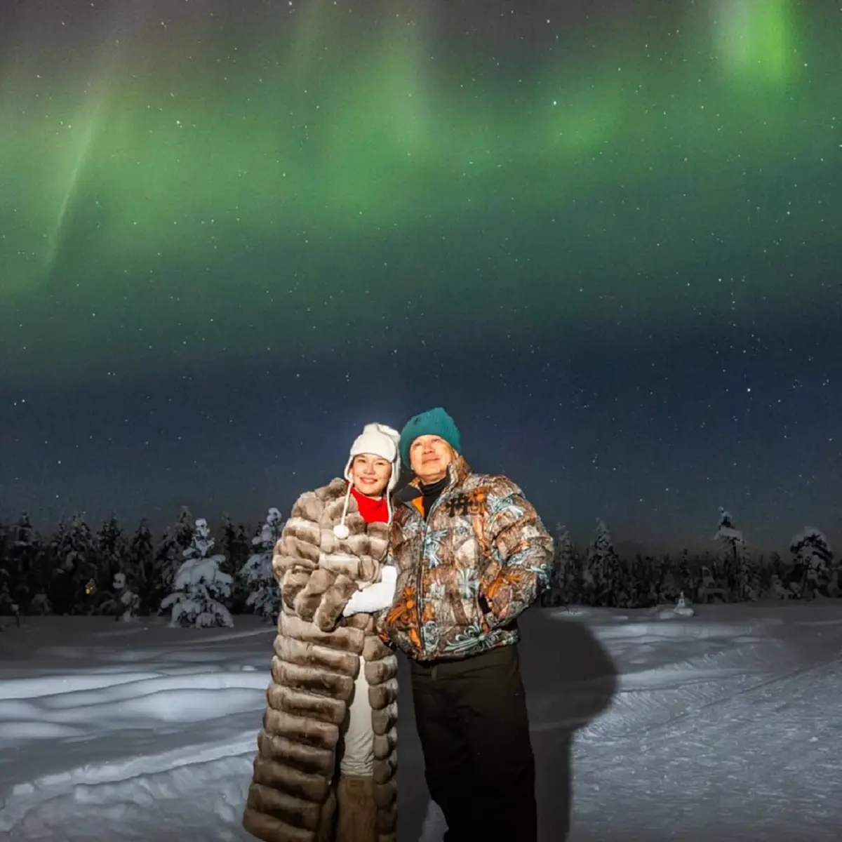 ส่องแฟชั่น ธรรมนัส ดูแสงเหนือ เสื้อรุ่นเดียวกับ ลิซ่า ราคาไม่ธรรมดา