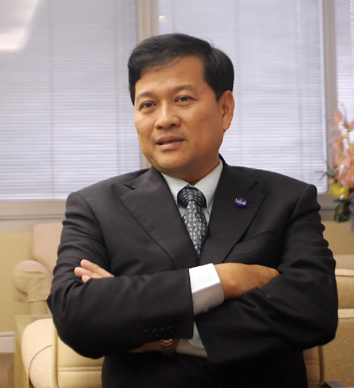 ประวัติ สาธิต รังคสิริ อดีตอธิบดีกรมสรรพากร ถูกยึดทอง 1500 ล้าน