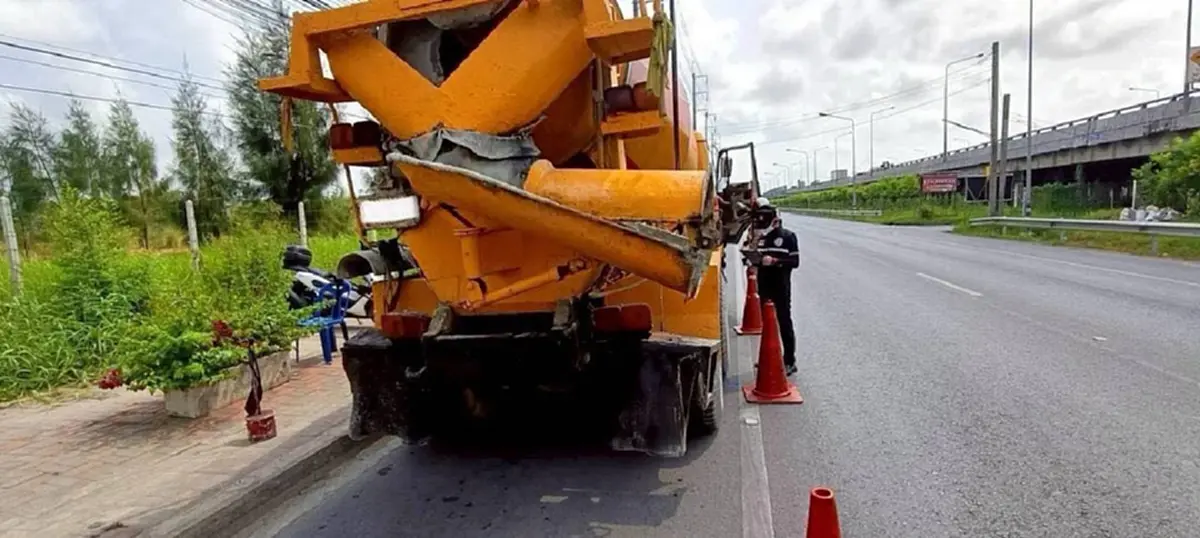 ตั้งด่านสุ่มตรวจ ควันดำ ถนนเลียบด่วนวงแหวนฯ พบรถบรรทุกสอบตกเพียบ