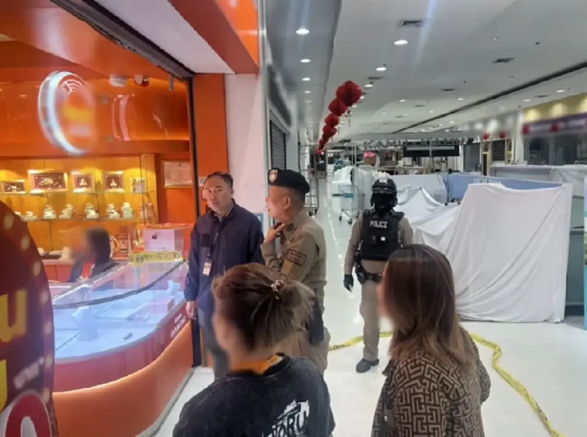 รู้ตัวแล้ว คนร้ายบุกชิงทองกลางห้างดัง เร่งจับกุมตัวมาลงโทษ