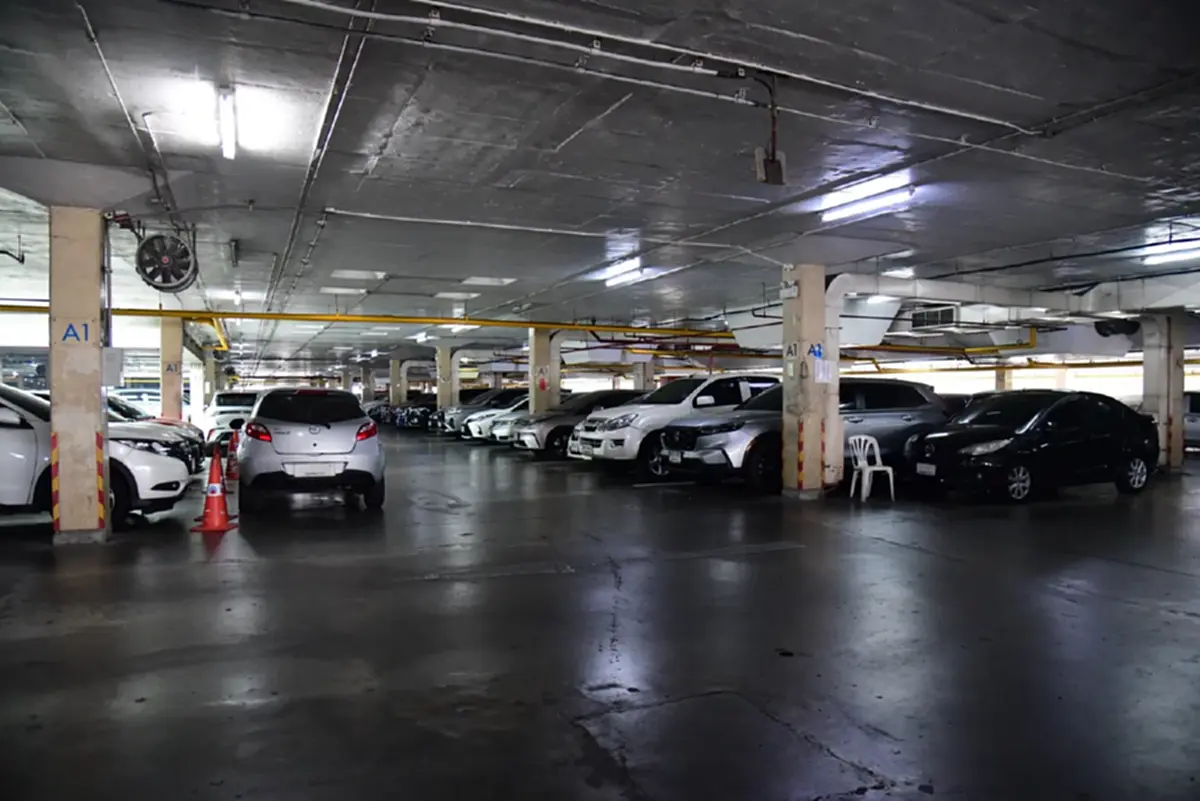 เปิดพิกัด ที่จอดรถใหม่ กลางกรุง ค่าจอดไม่แพง แถมมีห้องน้ำ 