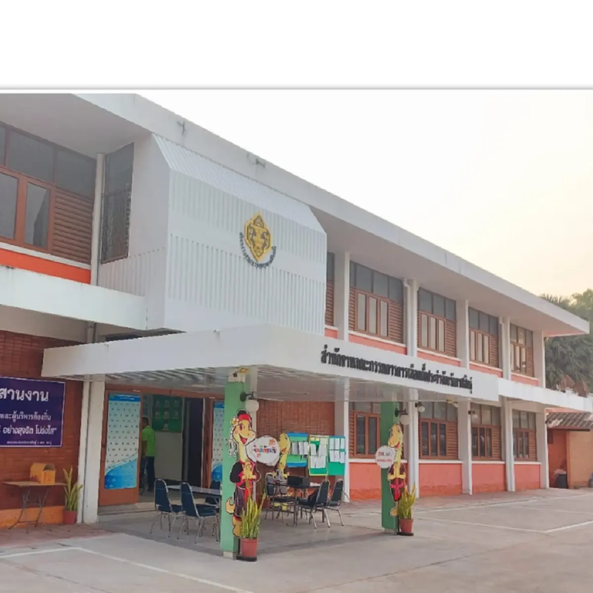 เลขที่ตั้ง กกต.กาฬสินธุ์ หลังงูบุกสำนักงาน จนท.วงแตกกระเจิง