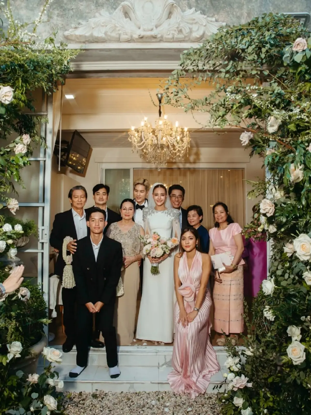 เซอร์ไพรส์ ปุ๊กลุก และ ไมค์ ควงแขนเข้าสู่ประตูวิวาห์ ช่วงปลายปี 67