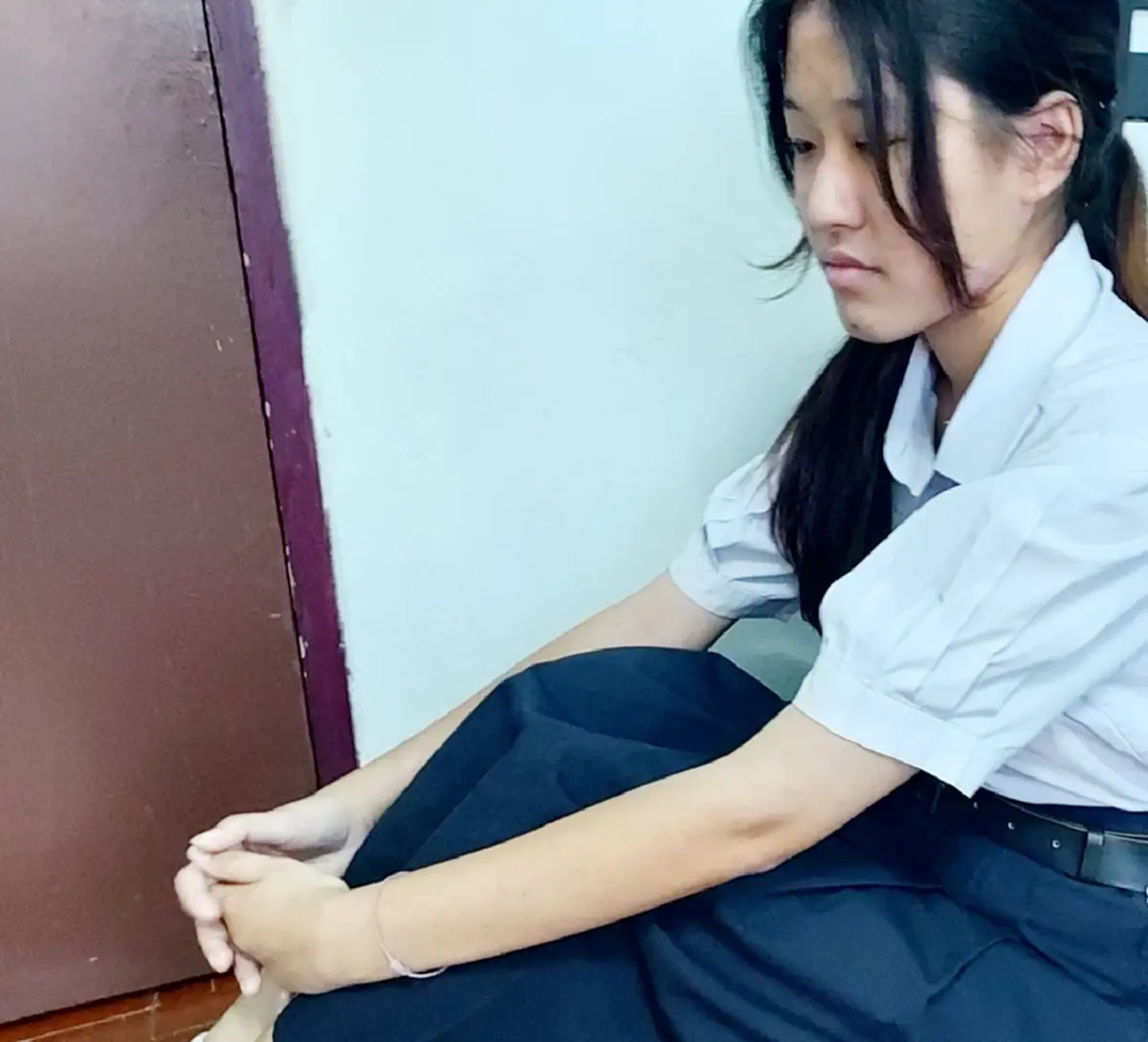 นร.หญิงวัย17 เสียแม่ ไม่ยอมแพ้ ดูแลพ่อ พี่สาว ค้างค่าเทอม 7 หมื่น