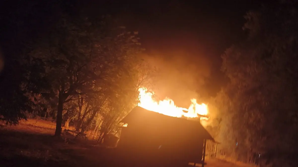 ไฟไหม้บ้าน เจ้าของบ้านหายตัวปริศนา หลังเพลิงสงบครอบครัวใจสลาย