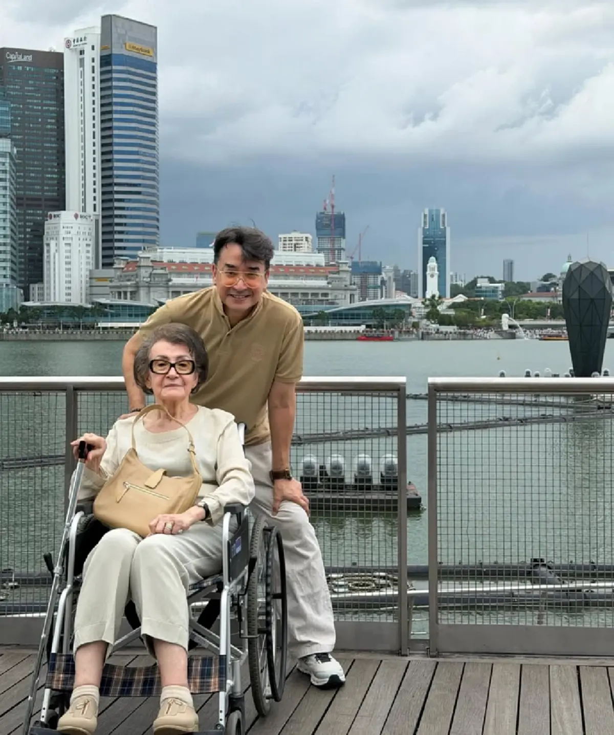 “นีโน่ เมทนี” ลงภาพคู่คุณแม่วัย 87 อดีตแอร์โฮสเตส ทำโซเชียลฮือฮา