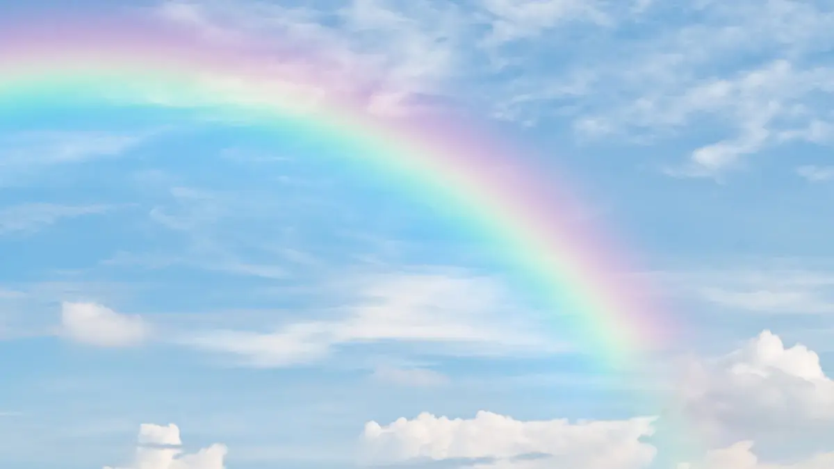  เห็นรุ้งแล้วห้ามชี้จริงไหม? ไขปริศนาความเชื่อ “นิ้วจะกุด”   