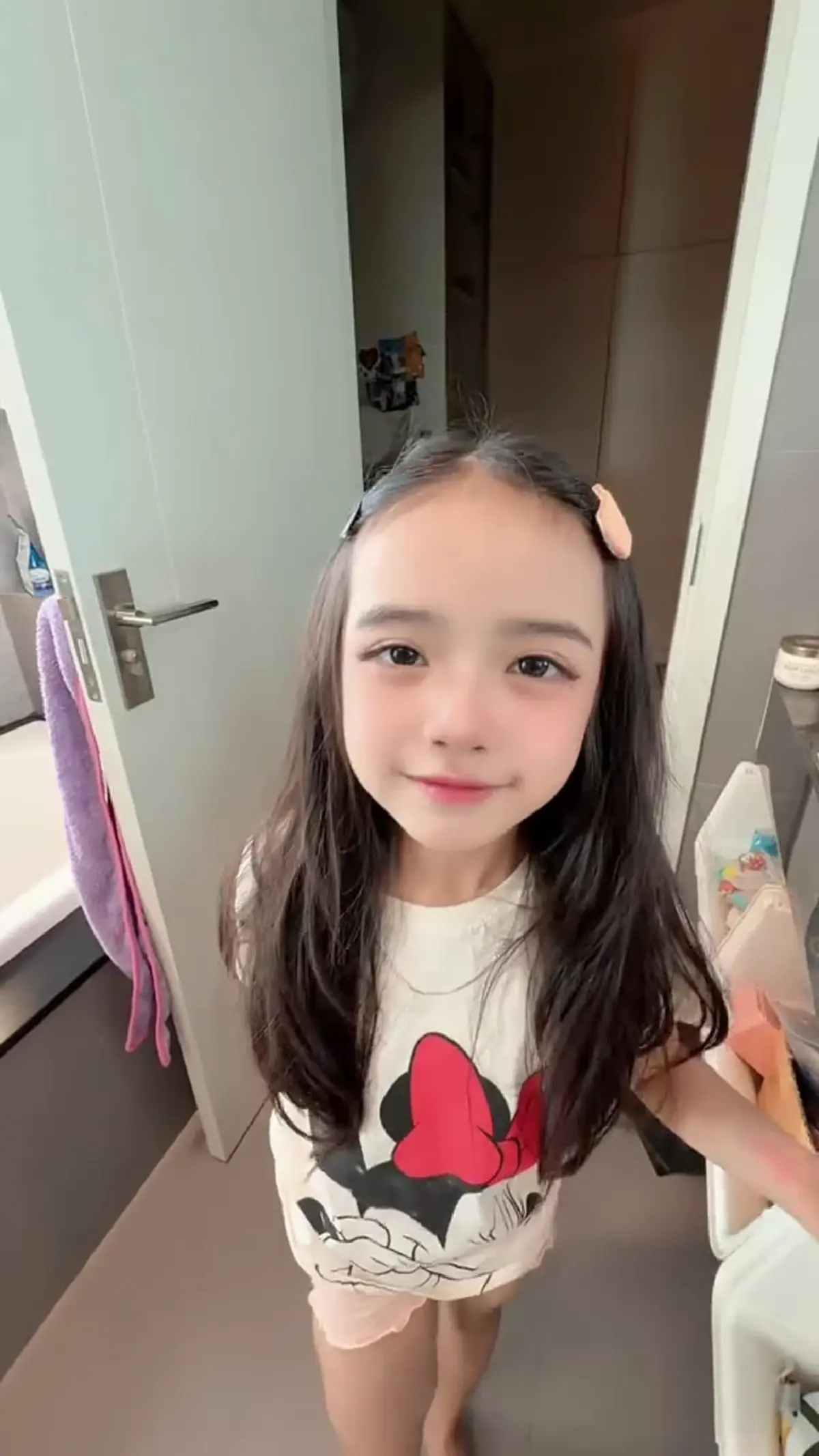 ออร่ามาแรง  ลูกสาว “อุ้ม ลักขณา” วัย 7 ขวบ ฉายแววตั้งแต่เด็ก