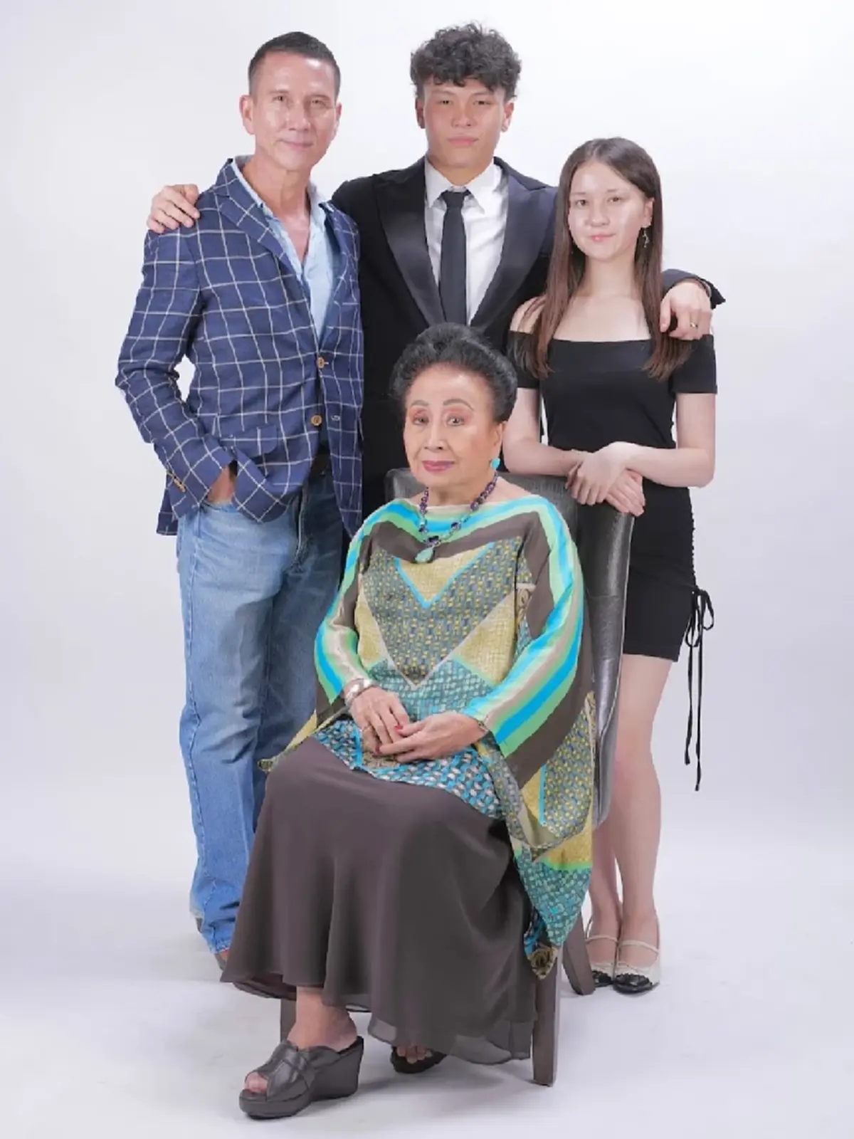 “น้อย วงพรู” อวดโฉมลูกสาว โตเป็นสาวแล้ว สวยสดใสสะกดแฟนๆ