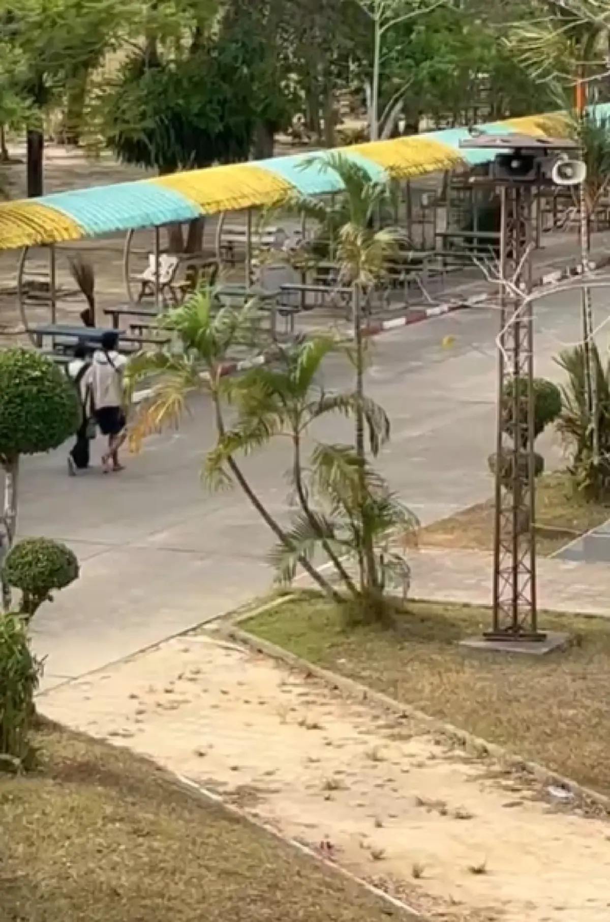 ตัวประกัน เล่าชัดนาทีหนุ่ม 18 บุกโรงเรียน เกิดอะไรขึ้นบ้าง