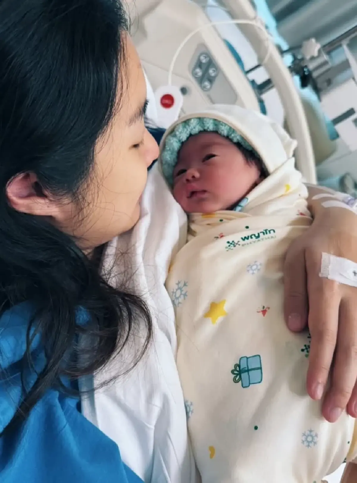 "มด ณปภัช" คลอดลูกสาวคนแรกตั้งชื่อน่ารักมาก สามีดูแลสุดอบอุ่น