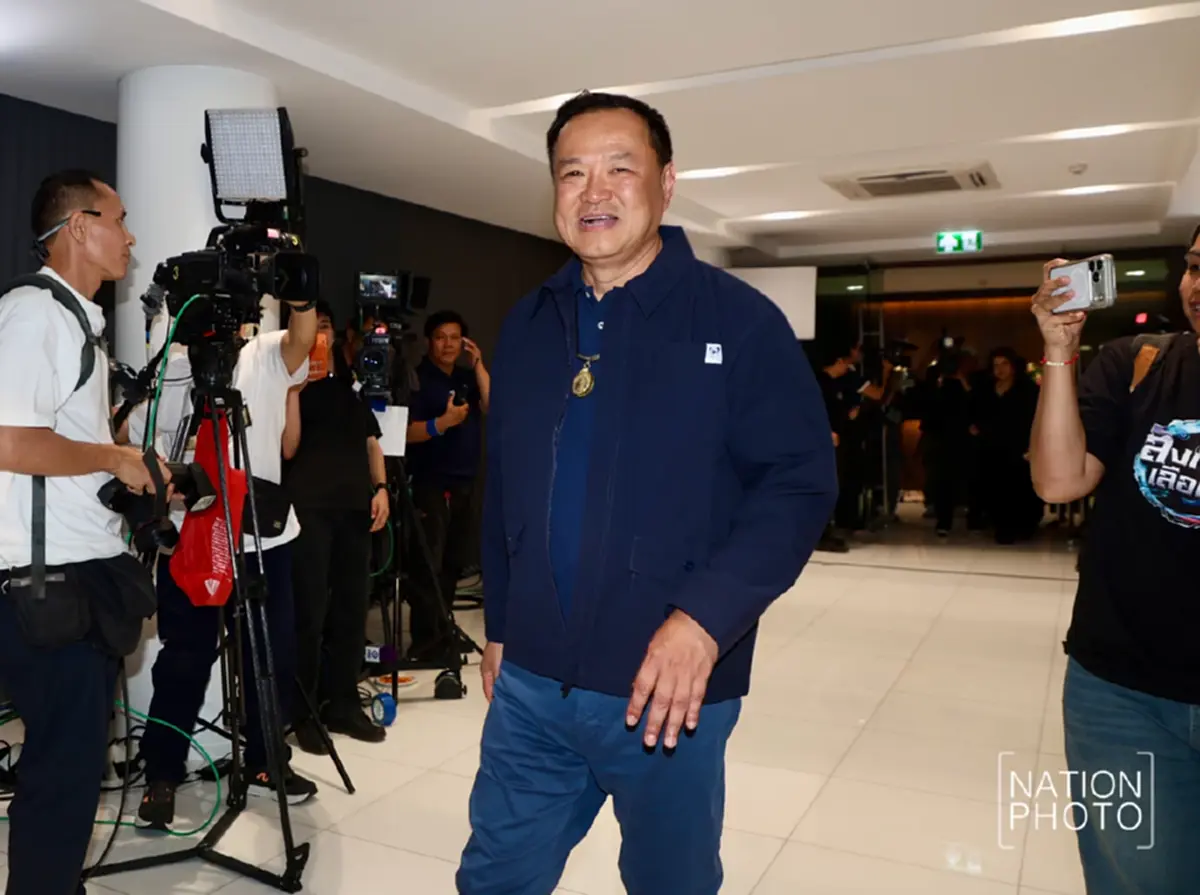 ส่องของขลัง อนุทิน ติดตัววันเลือกตั้ง คะแนนนำคว้าเก้าอี้นายกฯ