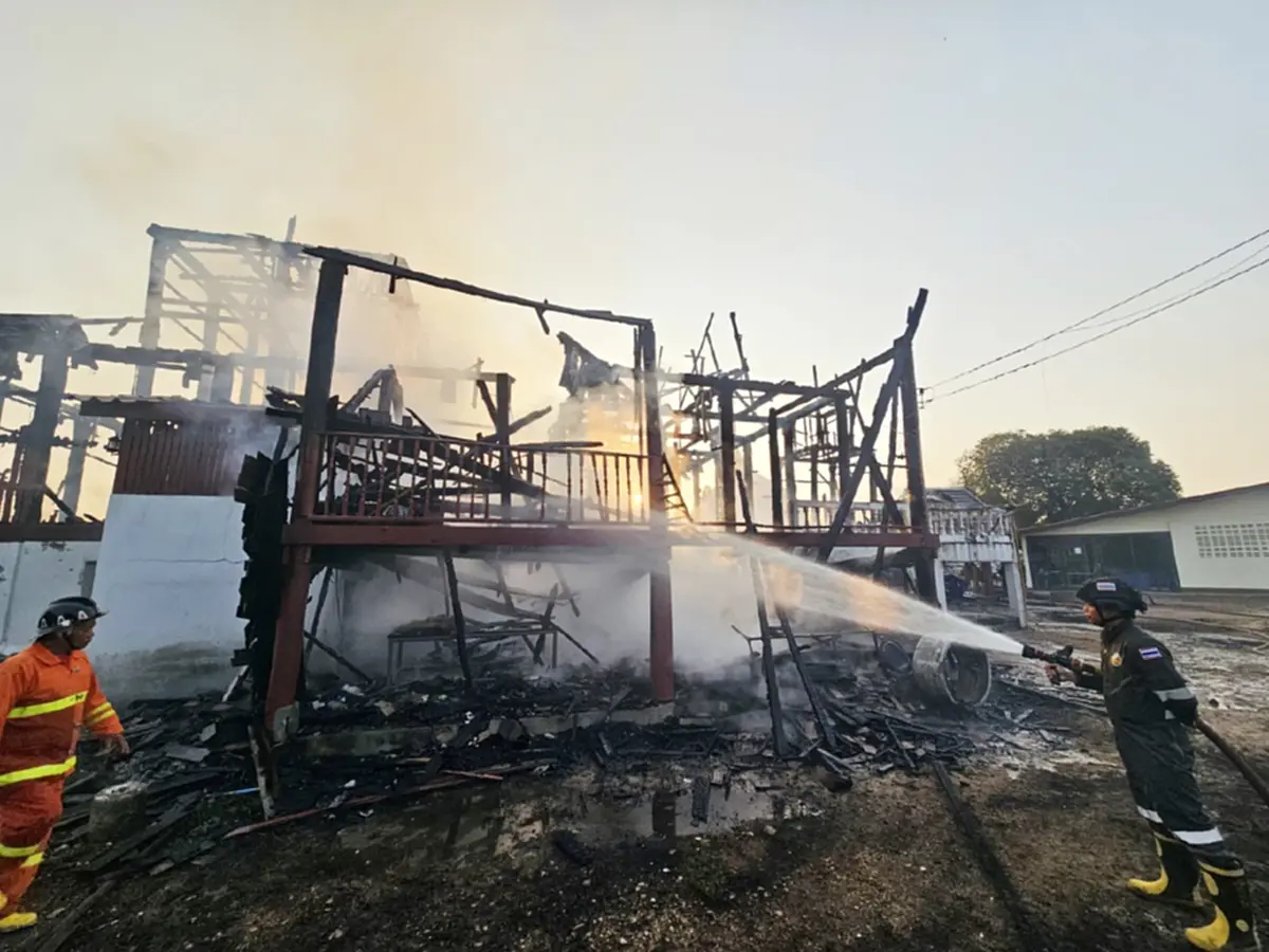 เปิดภาพล่าสุด กุฎิไม้วัดม่อนปู่ยักษ์ ไฟไหม้วอดเสียหายทั้งหลัง