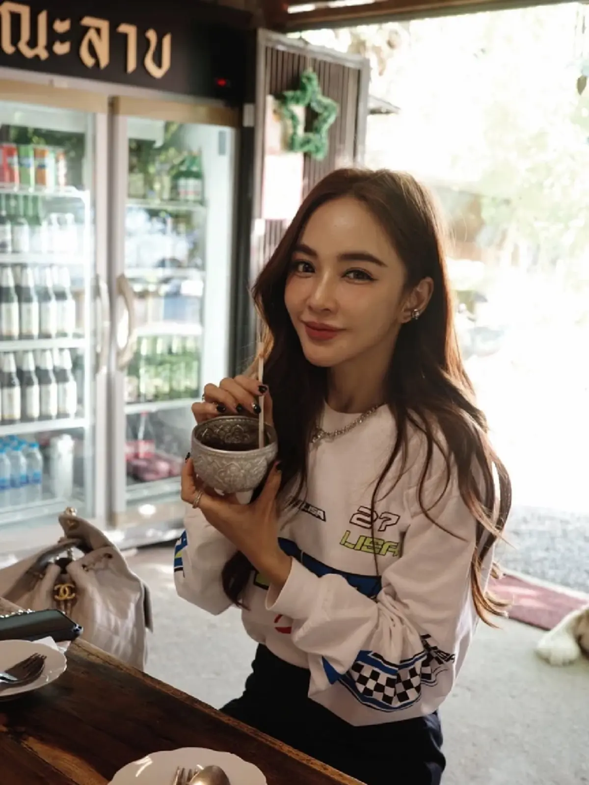  หวานยันเงา! “เป้ย ปานวาด” เปิดตัวรักใหม่ผ่านภาพเงากลางแดด