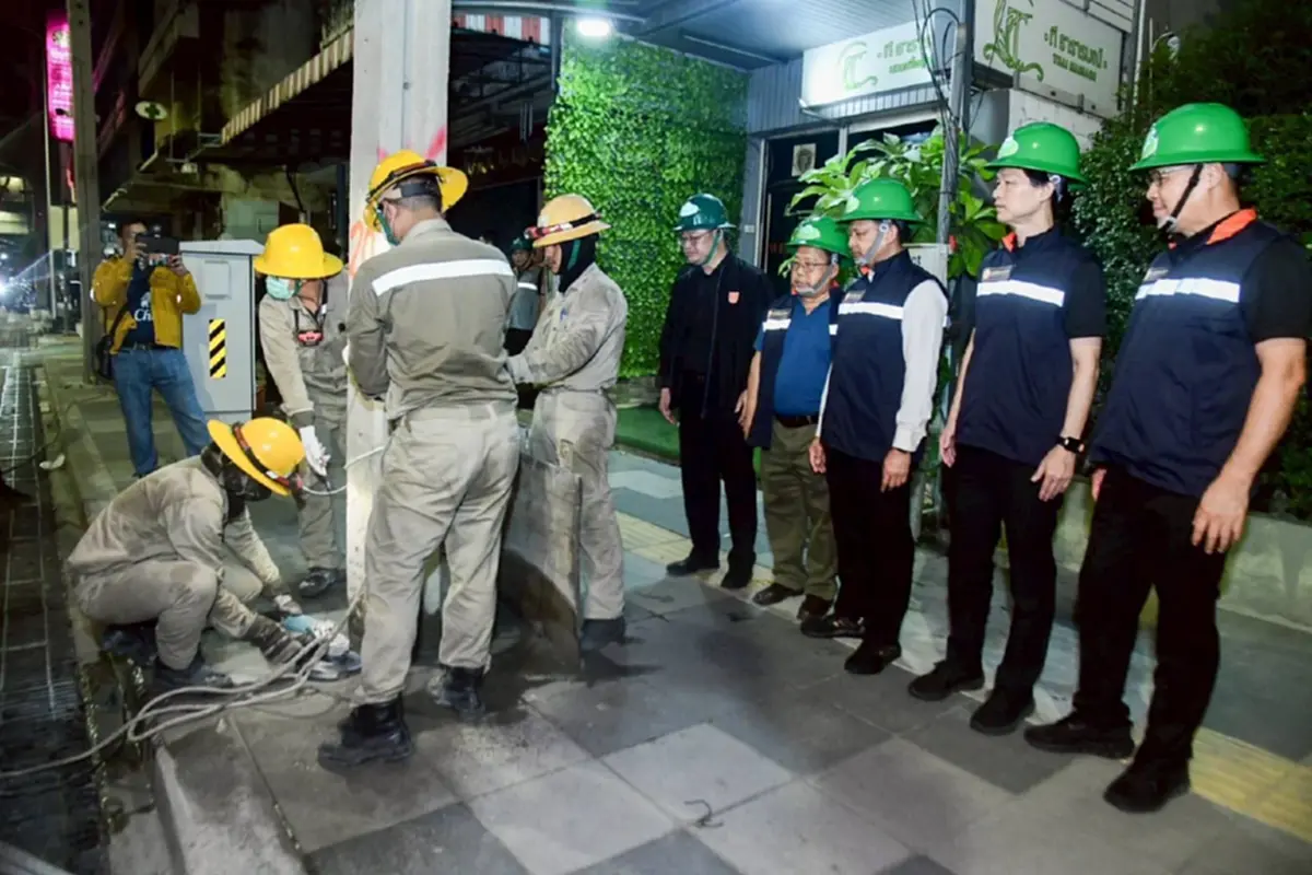 MEA เร่งรื้อถอนเสาไฟฟ้า-สายสื่อสาร มุ่งเป้า "ถนนสวย ไร้เสาสาย" บนถนนประชาราษฎร์สาย 2