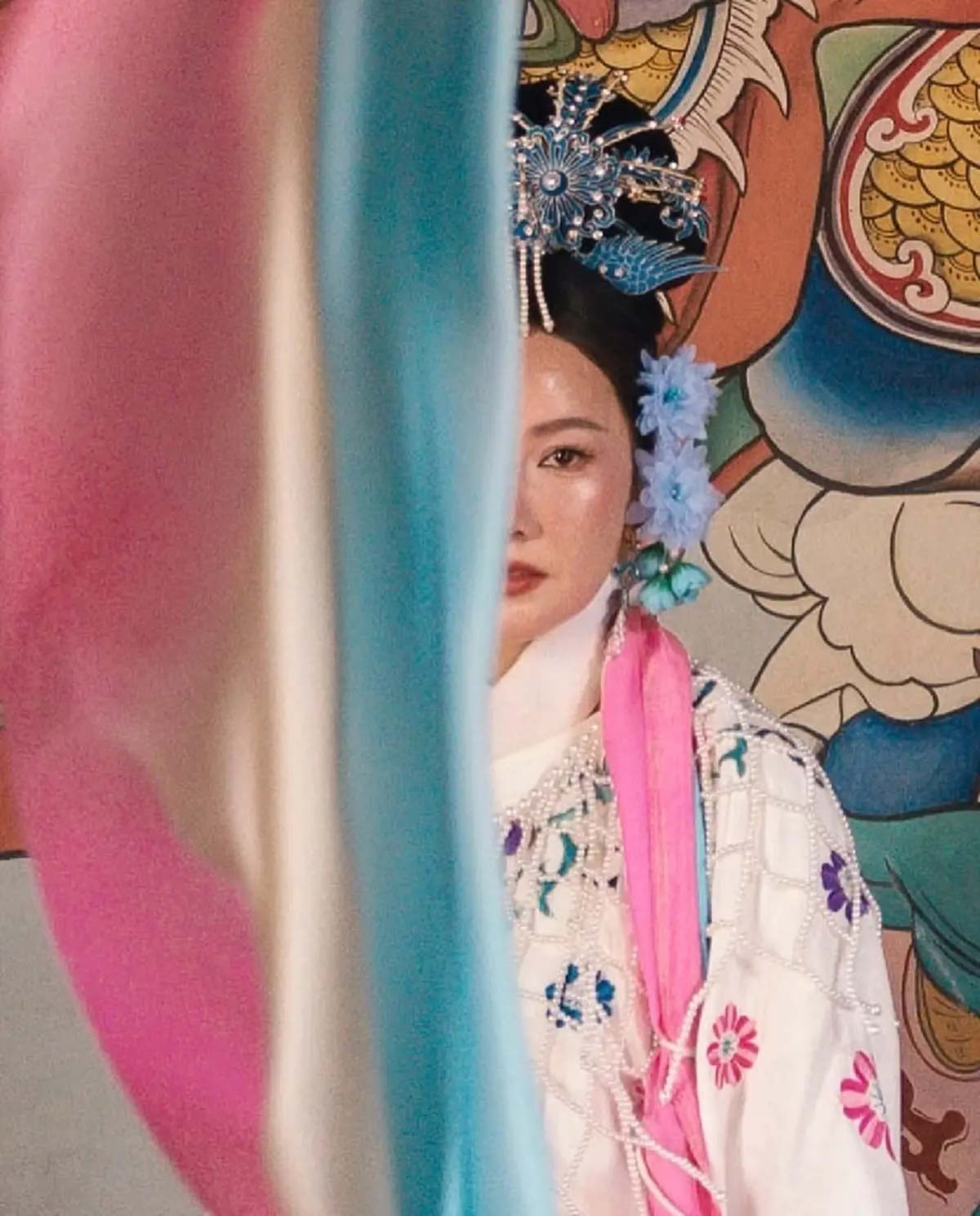 นุ่น วรนุช ต้อนรับเทศกาลตรุษจีนด้วยลุคที่ทำเอาชาวเน็ตหยุดหายใจ