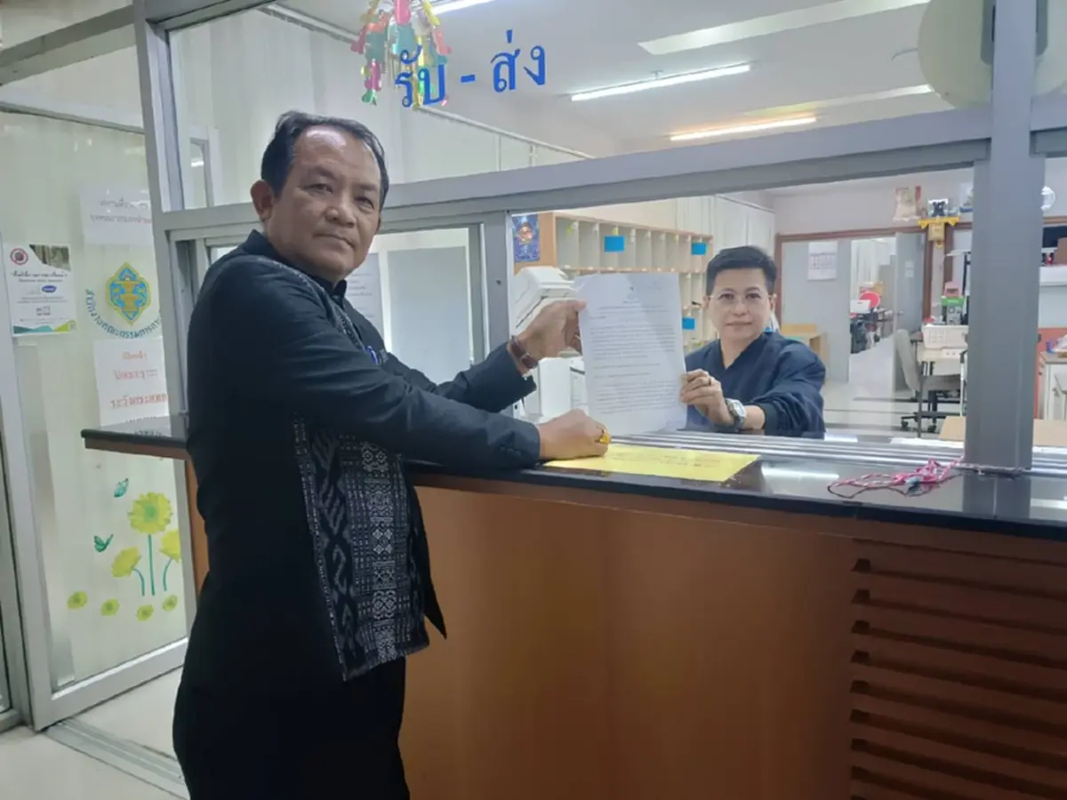 ศรีสุวรรณยื่น กกต. สอบพรรคประชาชน ปมผู้สมัคร สส.คดีร้ายแรง