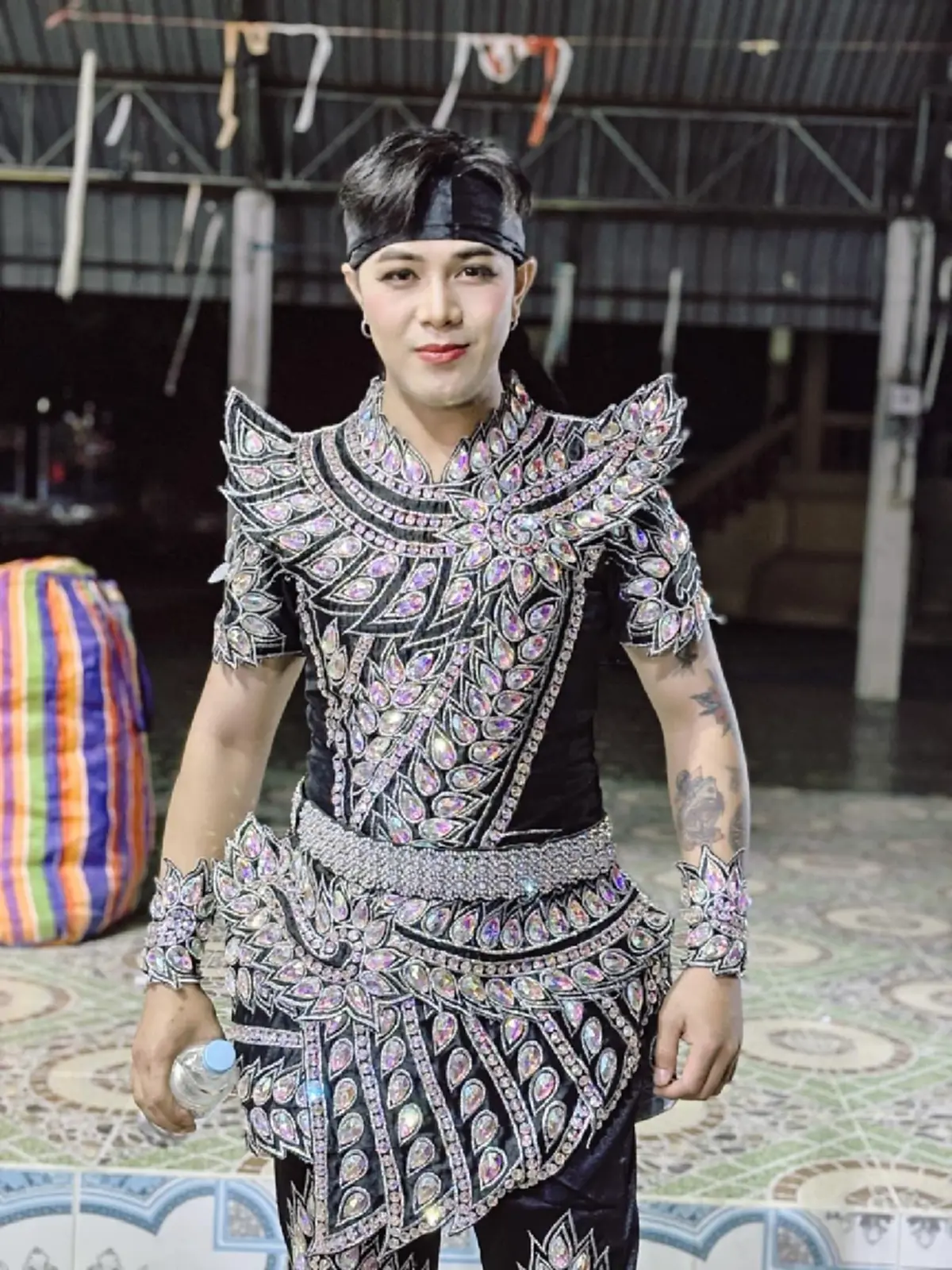 งานเข้า "หมอลำหนุ่ม" ต้นสังกัดสั่งฟ้าผ่า เซ่นคลิปโดดถีบอดีตเมีย