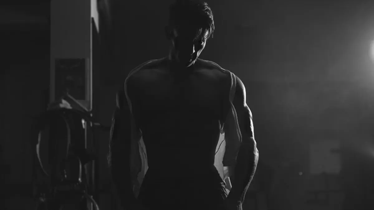 เน็ตไอดอลเพาะกายวัย 26 เสียชีวิตขณะหลับ พบสัญญาณเตือนหลายจุด