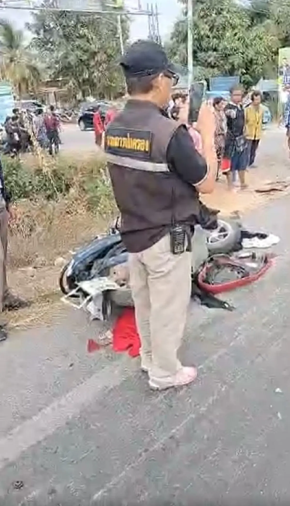 รถตู้คณะหมอลำชื่อดังพุ่งชนมอเตอร์ไซค์ น่าเศร้ามีผู้เสียชีวิต