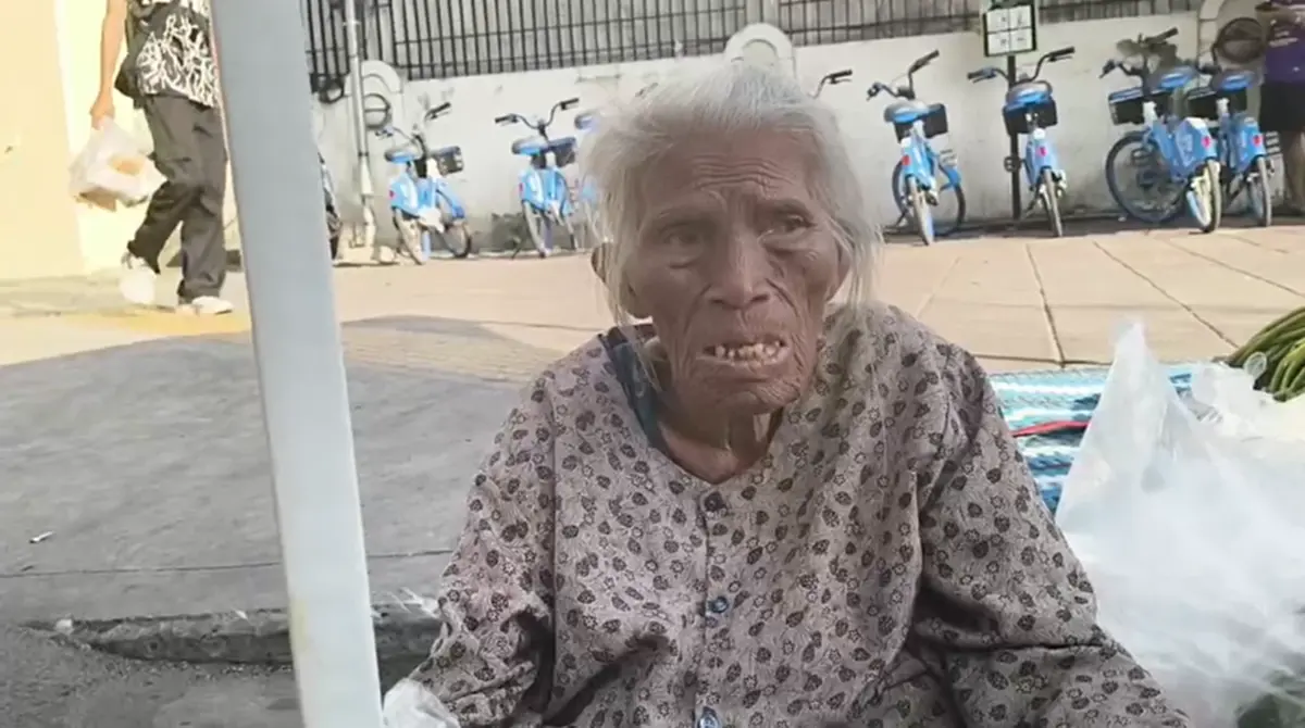 เปิดใจ ยายขายผัก หลัง เจ้าของตลาด ช่วยเหลือให้ที่ขายของใหม่