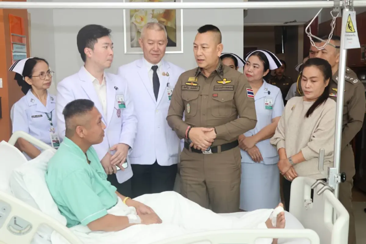 ผบ.ตร.เยี่ยมให้กำลังใจ ตชด.แนวหน้า ที่ยังรักษาตัวที่โรงพยาบาลตำรวจ