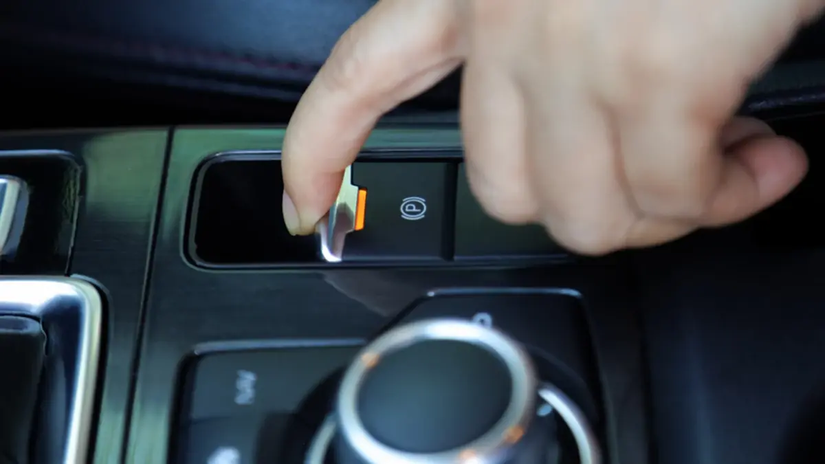  รู้ก่อนพัง เบรกมือไฟฟ้า  รวม 5 เรื่องเสี่ยงที่คนใช้รถต้องรู้