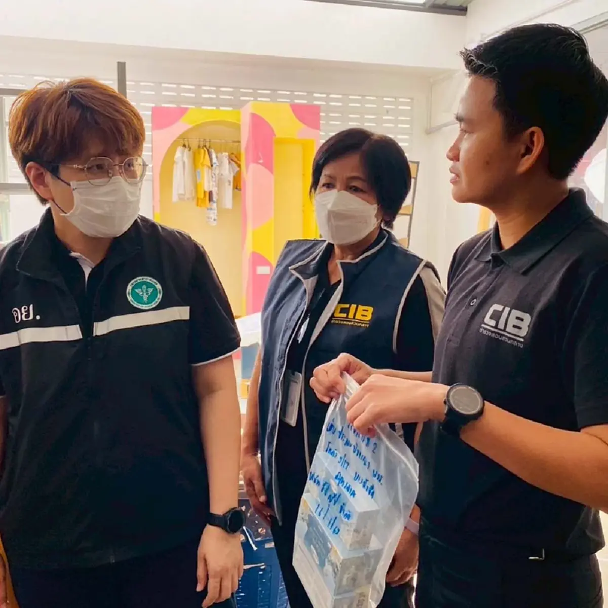 อื้อซ่า เปิดยี่ห้อผ้าอนามัยเถื่อน ใครมีอยู่ในบ้าน อันตรายมาก