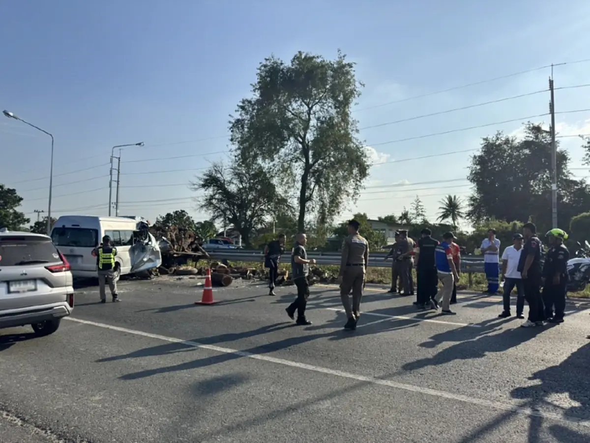 รพ.อุทัยธานี อาลัยหมอ-พยาบาล เสียชีวิตพร้อมคนขับ อุบัติเหตุรถชน