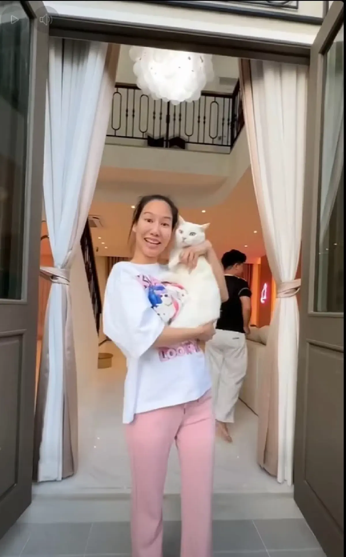 ย้อนเส้นทาง ไข่ขาวลูกแมร๊ แมวจรเปลี่ยนชีวิต ก่อนจากไปอย่างสงบ