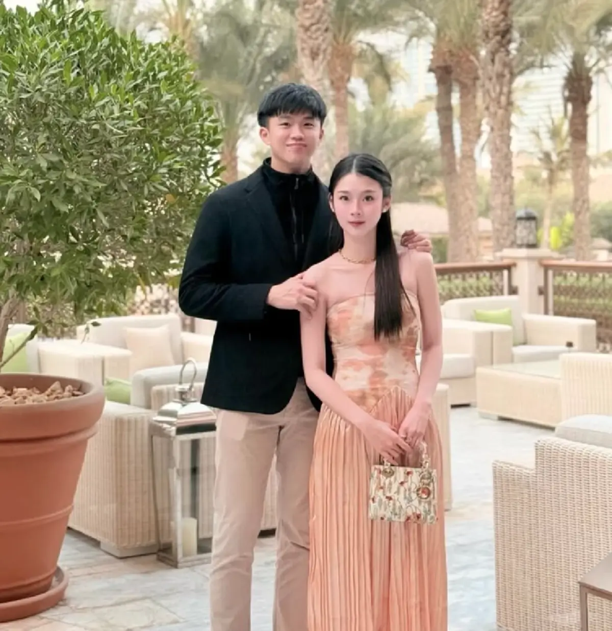 หวานมาก "น้องไปป์" ลูกชายอดีตนายกฯ "ยิ่งลักษณ์" เปิดตัวแฟนสาว