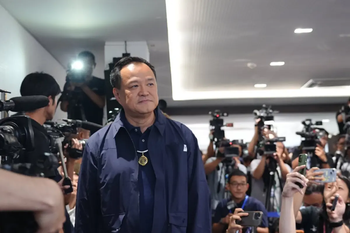 แทค ภรัณยู อัดคลิปอ้อน นายกฯหนู ขอตรงๆ คนดูเกือบล้าน