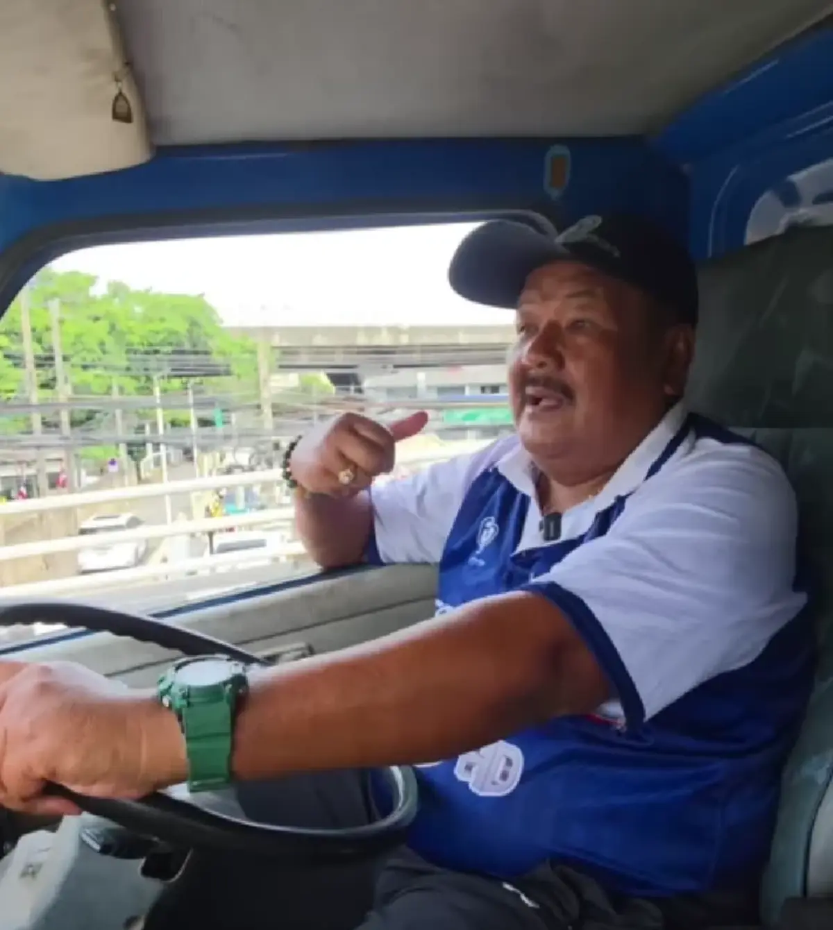 ความจริงอีกมุม "อาจารย์สกล" ลูกศิษย์ไม่ช่วยถือของ ปิดไฟสนามไล่