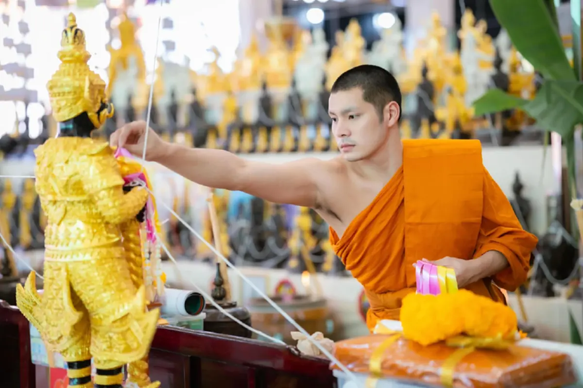 หลวงพี่สุดละมุน ลงคลิปหาบ้านให้แมว แต่ละคอมเมนต์พร้อมลงอเวจี