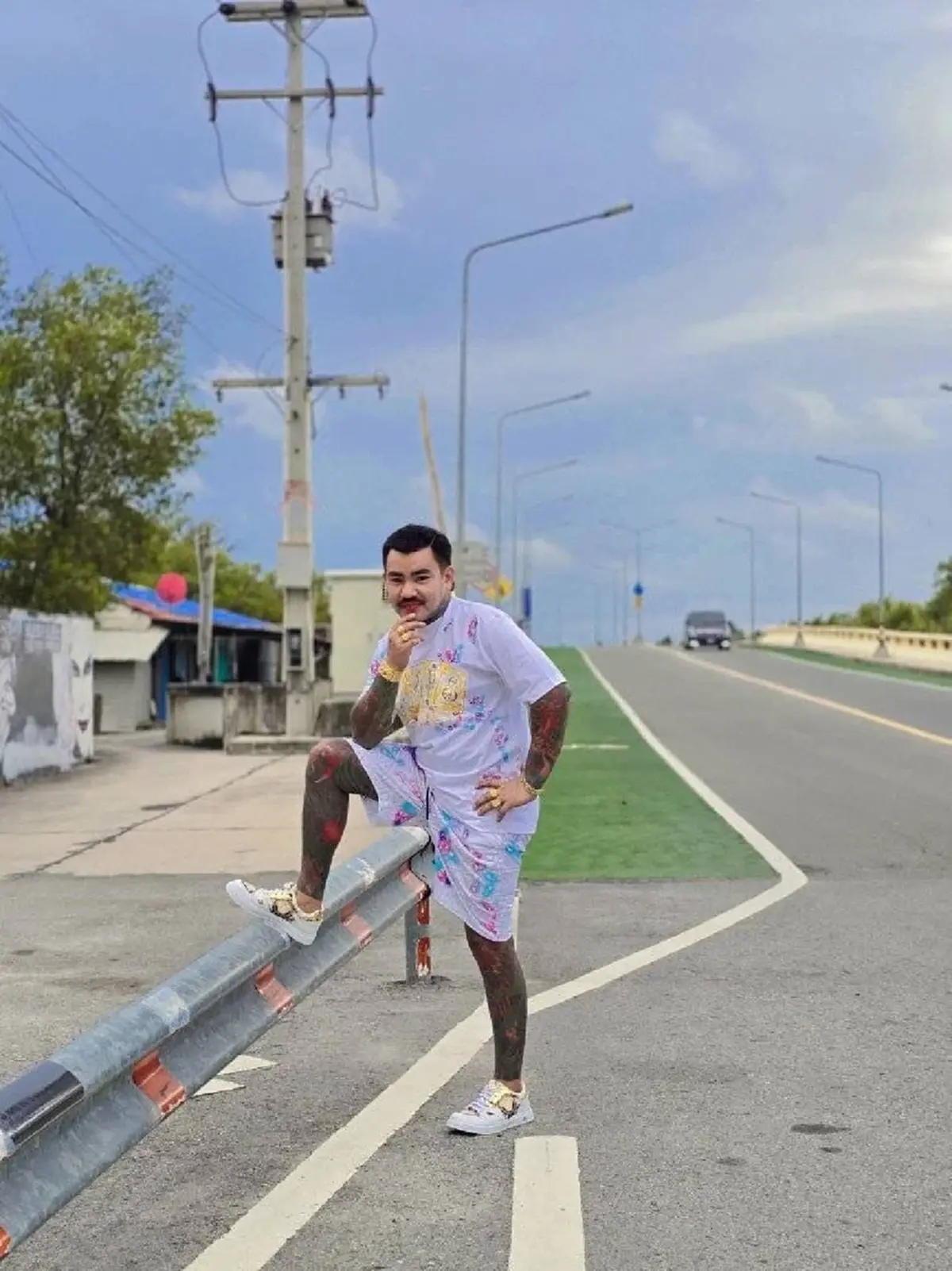 "เอ็ม ออนิว" ตอบชัด หลังถูกโยงเคยมีสัมพันธ์ "มิรา"แฟน"เสือ ดุสิต"