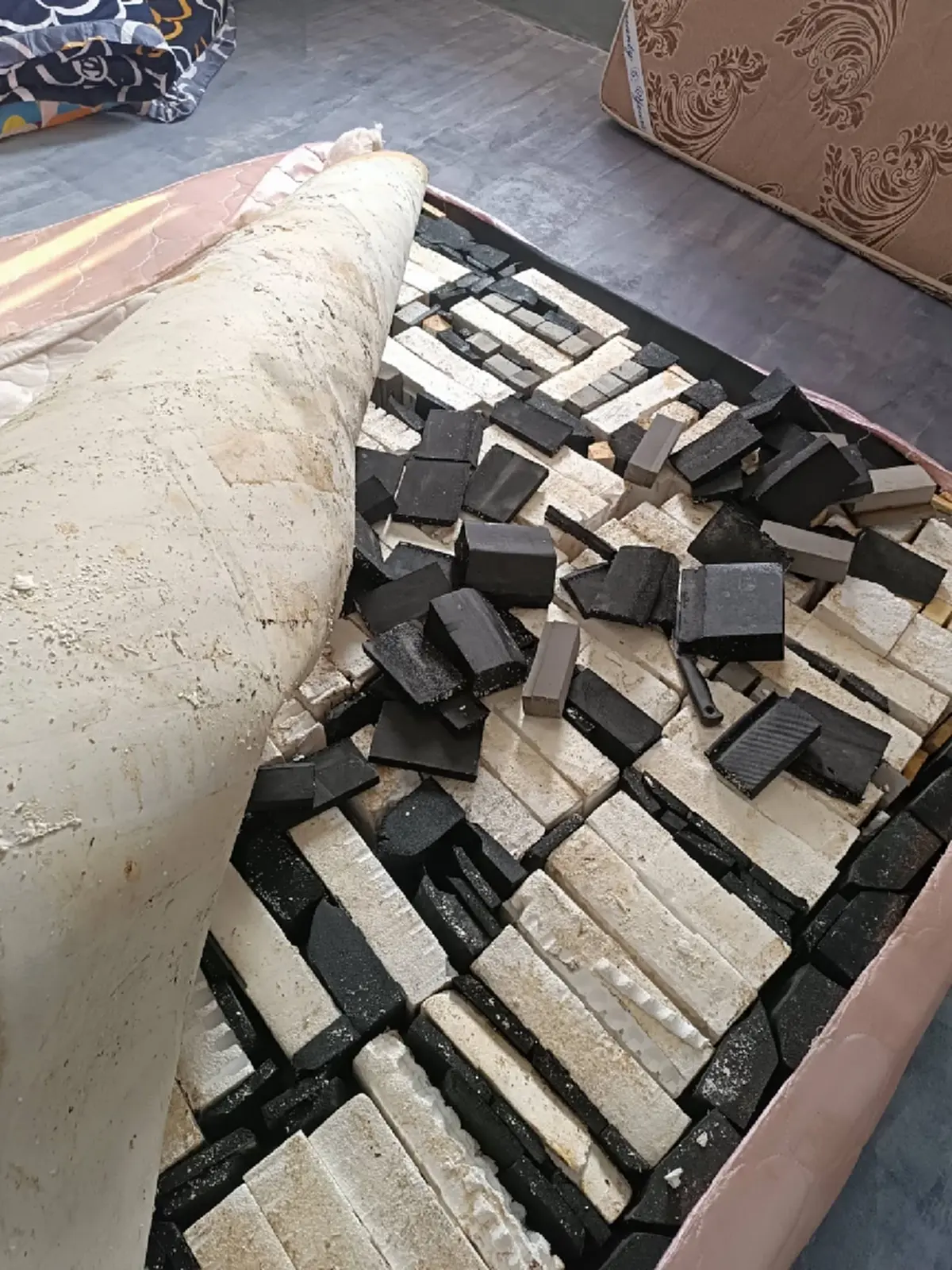 สาวซื้อ "ที่นอน" คนขายบอกยางพารา กลับมาเปิดดู เจอเต็ม ๆ ทำกันลงคอ