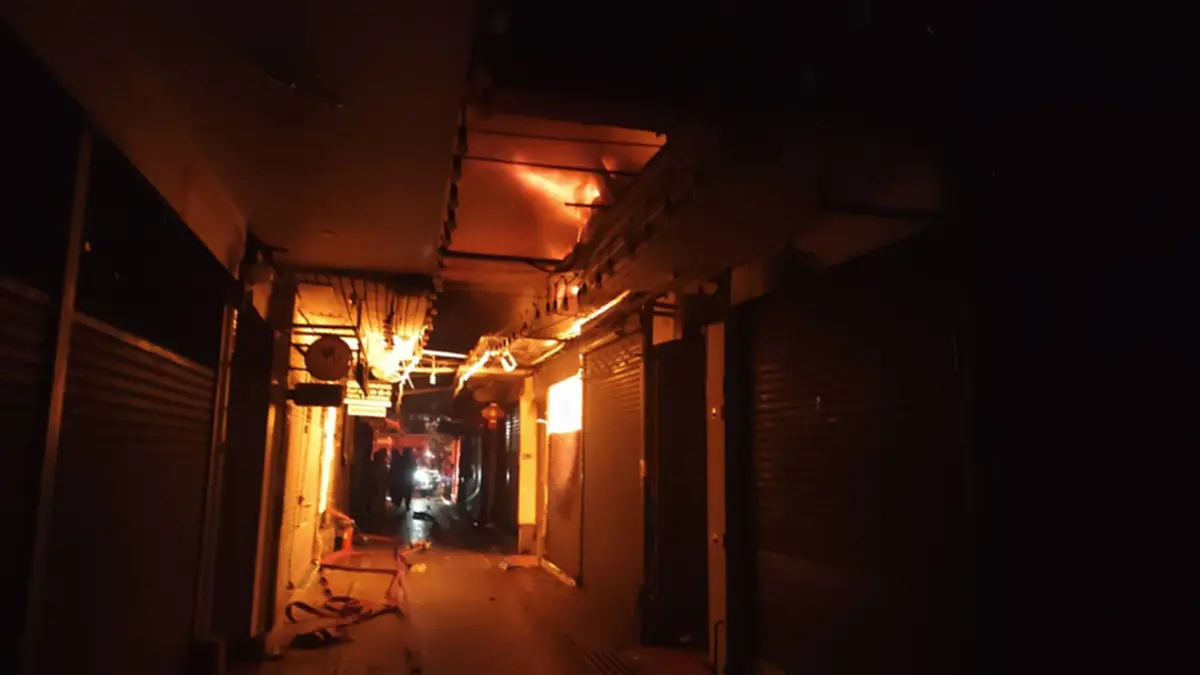 ด่วน! ไฟไหม้"ตลาดนัดจตุจักร"กลางดึก วอดแล้ว 28 ร้าน