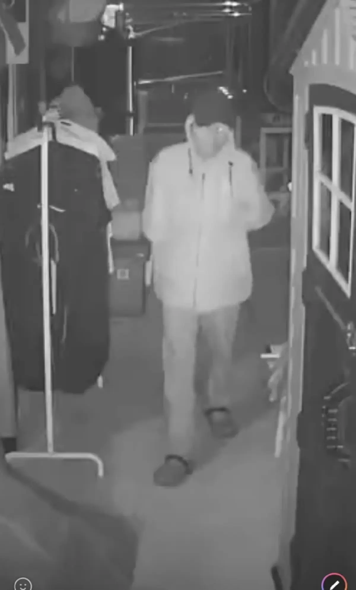 อุกอาจกลางกรุง เมียนมาบุกเดี่ยวกลางดึก จี้เหยื่อถึงห้องนอน 