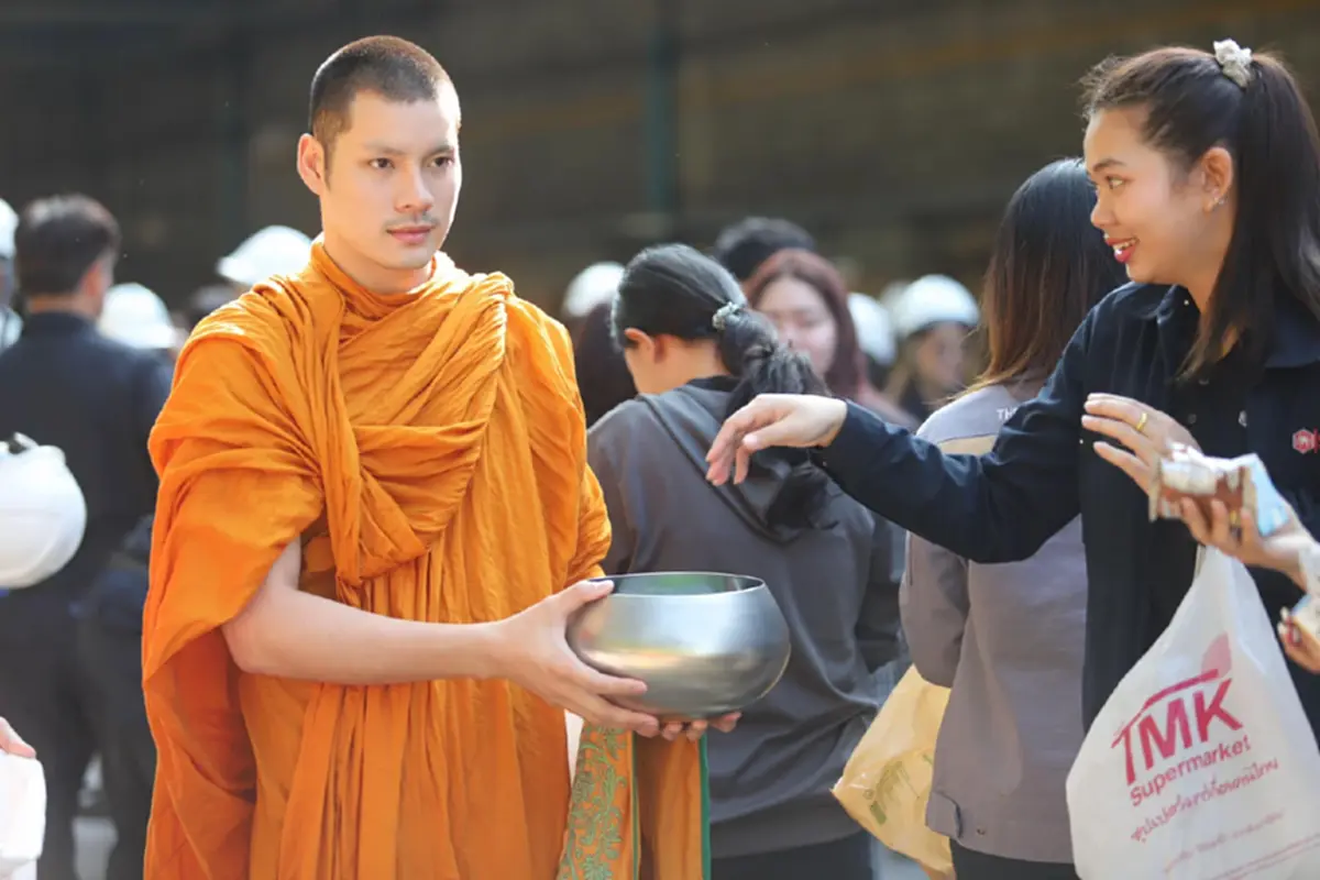 หลวงพี่สุดละมุน ลงคลิปหาบ้านให้แมว แต่ละคอมเมนต์พร้อมลงอเวจี