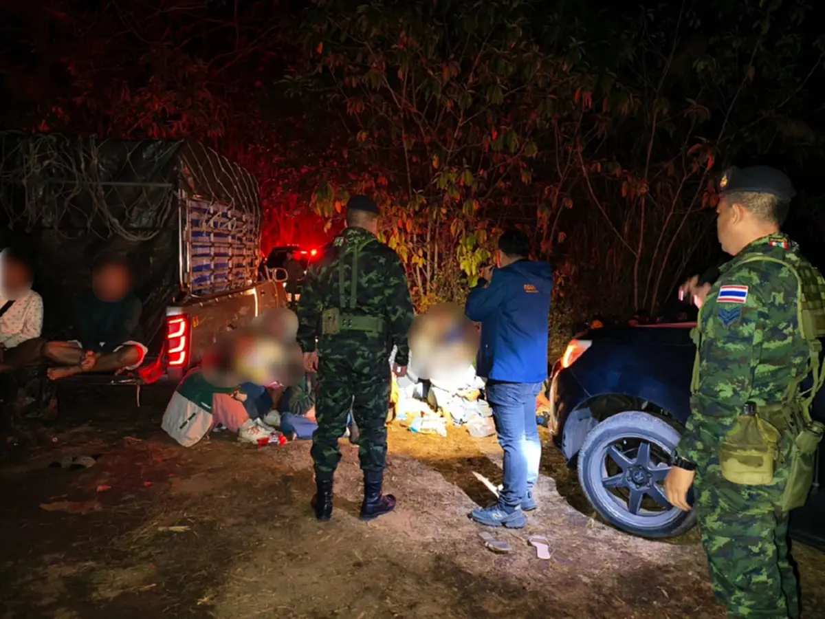 กกล.สุรสีห์ รวบต่างด้าวผิดกฎหมาย 114 ราย ลักลอบข้ามแดน