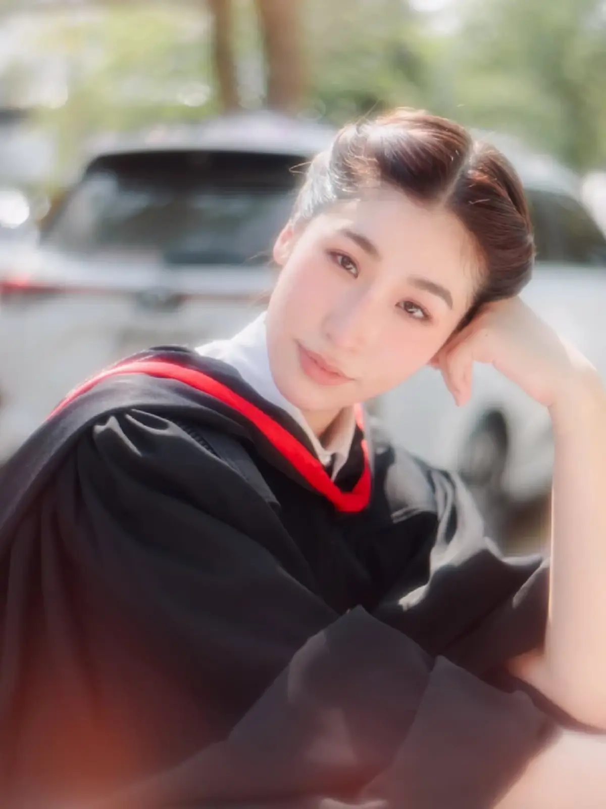 ลูกสาวบ้านทองเจือ คว้าบัณฑิตเกียรตินิยมอันดับ 1 ศิลปากร