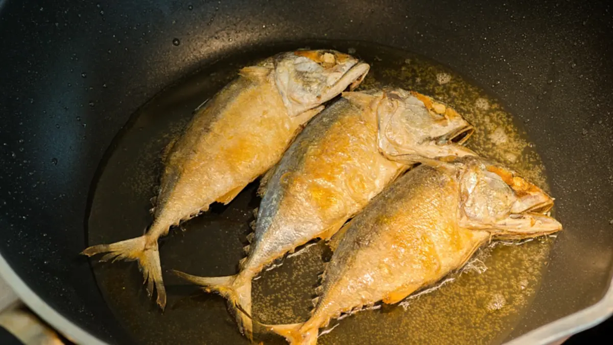  เปิดเคล็ดลับ “ปลาทูแม่กลองแท้” ต้องหน้างอคอหักแบบนี้