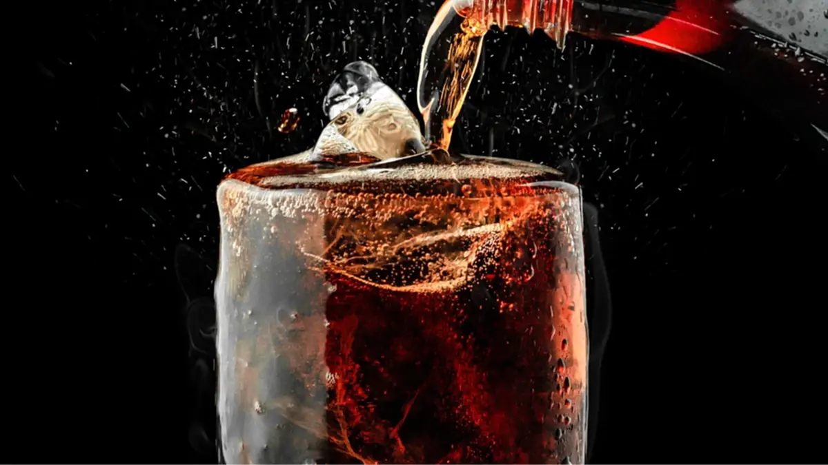 เตื่อนสายหวาน! วิจัยชี้ “น้ำอัดลม 1 แก้ว” อาจทำชีวิตสั้นลง 12 นาที