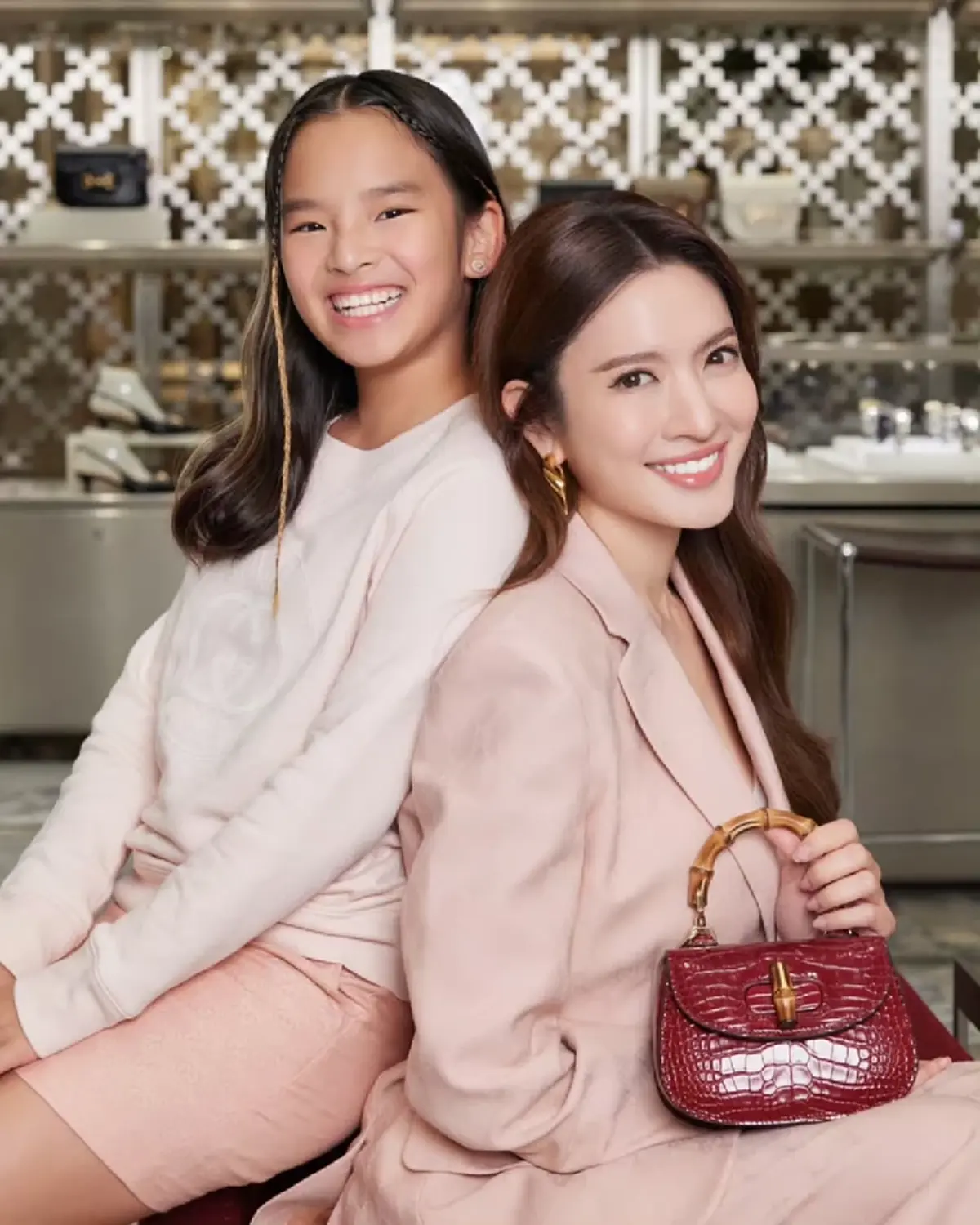 ใจฟูทั้งไทม์ไลน์ “น้องปีใหม่” ลงครัวเสิร์ฟมื้อเช้าให้คุณแม่แอฟ