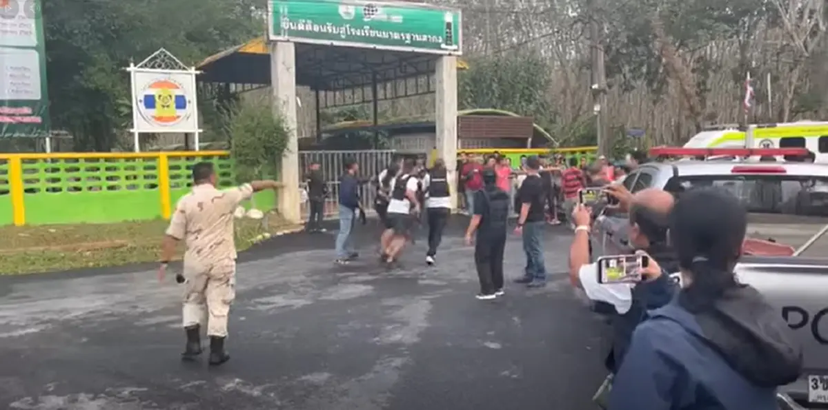 อาการล่าสุด ผอ. โรงเรียนพะตงฯ หลังเหตุคนร้ายควงปืนบุก