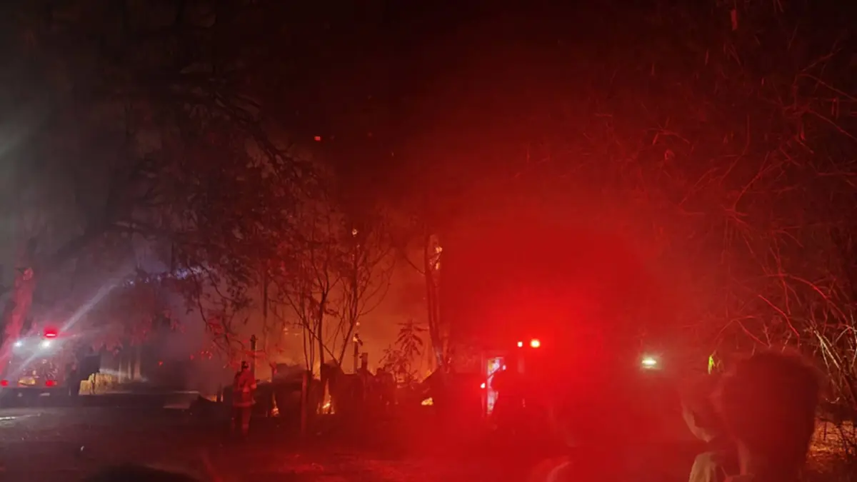 ไฟไหม้บ้าน เจ้าของบ้านหายตัวปริศนา หลังเพลิงสงบครอบครัวใจสลาย