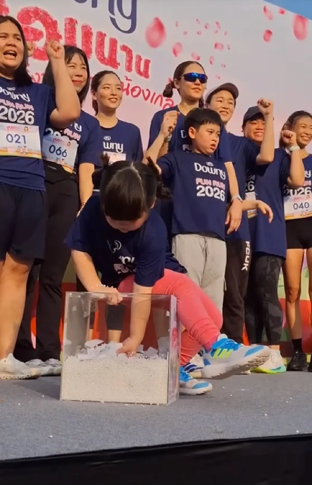 เอาแล้ว น้องเกล ชีเสิร์ฟไม่หยุด หยิบเลขจากกล่อง ทำแฟนๆฮือฮา