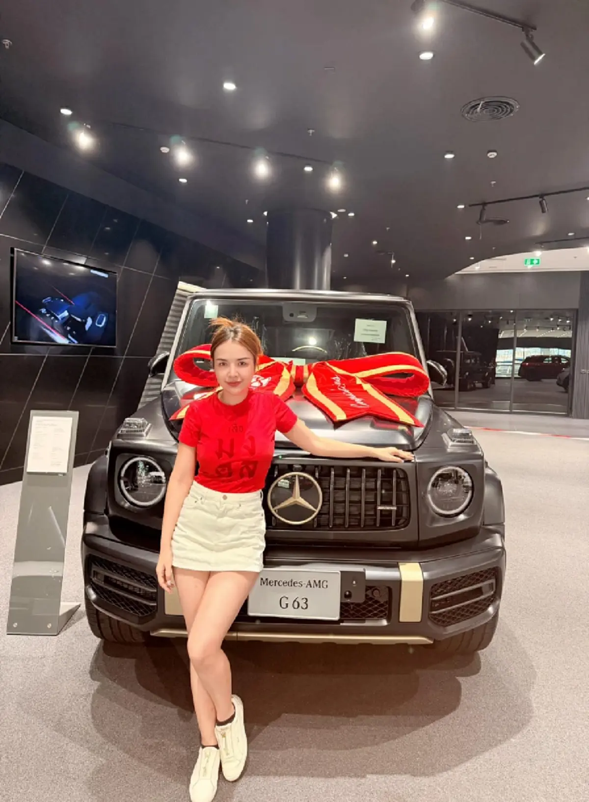 ส่องรถหรู เจนนี่ ซื้อเป็นของขวัญให้ตัวเอง แฟนๆ รอชมทะเบียนสวย